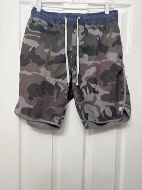 Vuori mens Banks Shorts Camo size medium
